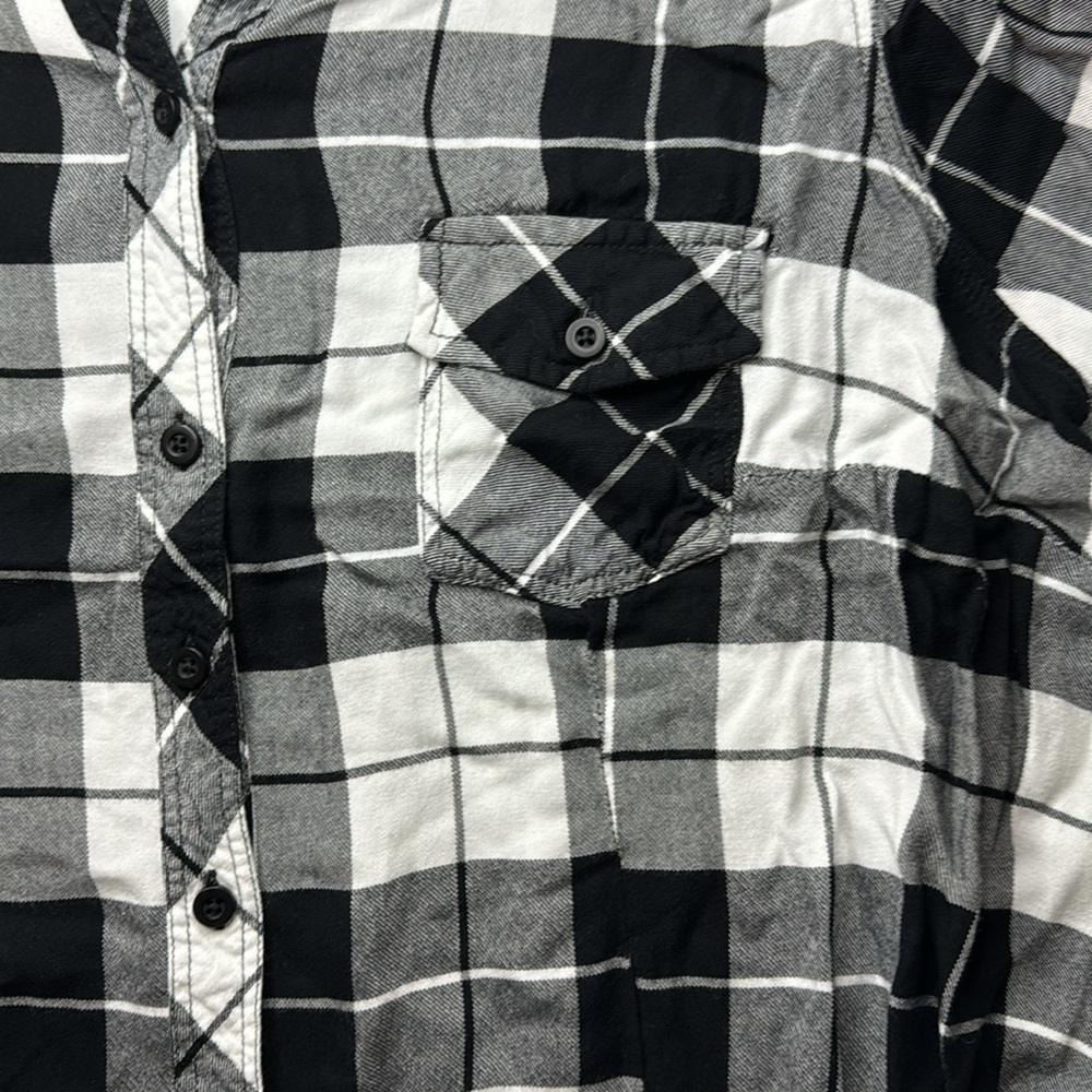 Torrid black & white plaid long sleeve button down top 3 - Picture 5 of 9